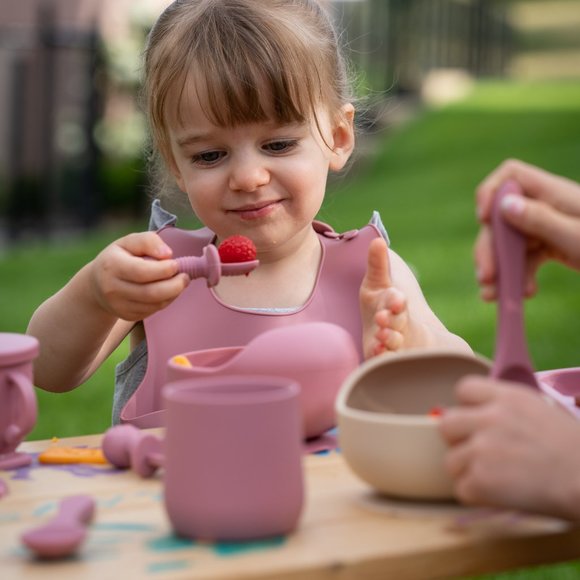 8 Piece Silicone Dining Set - Picture 4 of 5